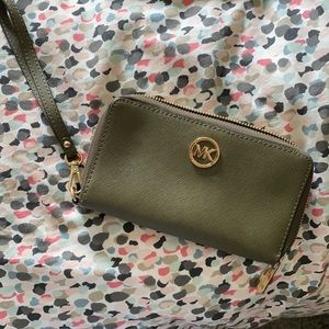 Michael Kors Wristlet Wallet